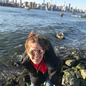 Meet your Posher, Carolina